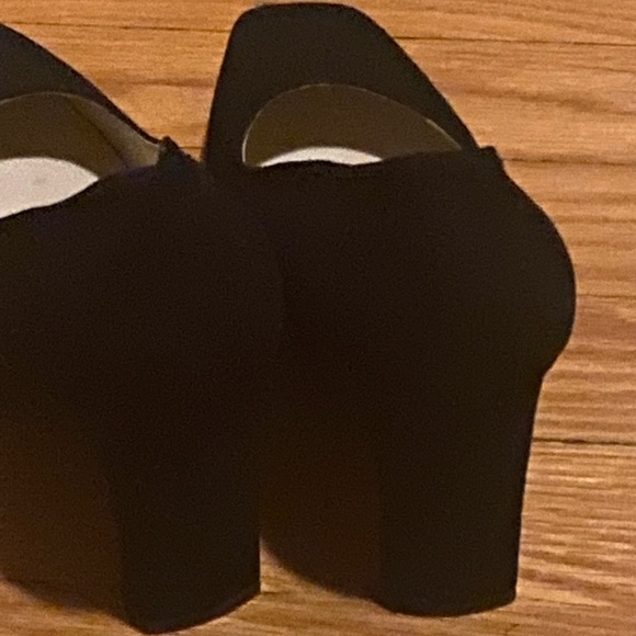 Marc Fisher Caitlin Pump Size-6 worn once - Picture 4 of 5